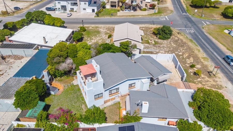 5 Bedroom Property for Sale in Struisbaai Western Cape